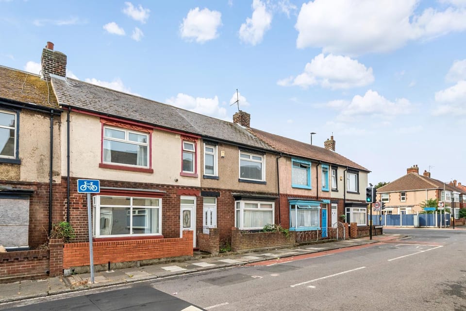 Cosy Hartlepool Home Sleeps 5 Pet Friendly WiFi House in Hartlepool