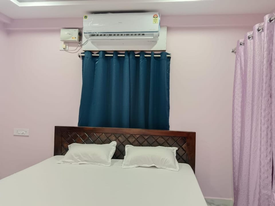 Bedroom, air conditioner