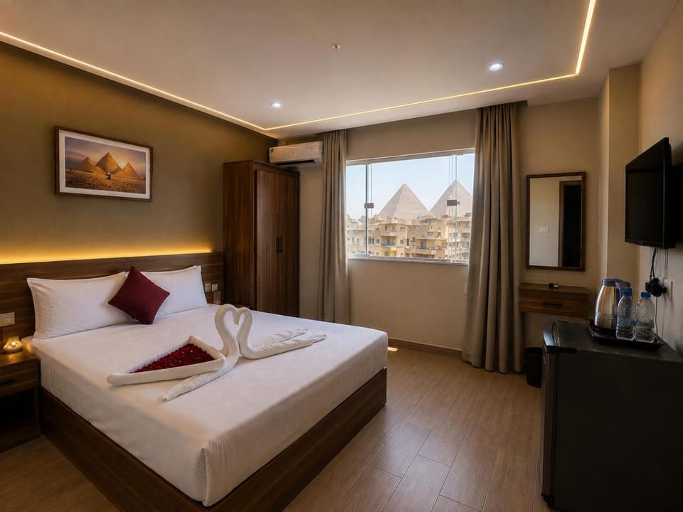 Bed, TV and multimedia, Kitchen or kitchenette, Photo of the whole room, Bedroom, hair dresser