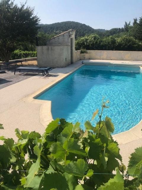 Gîte indépendant au pied du Mont Ventoux House in Malaucène