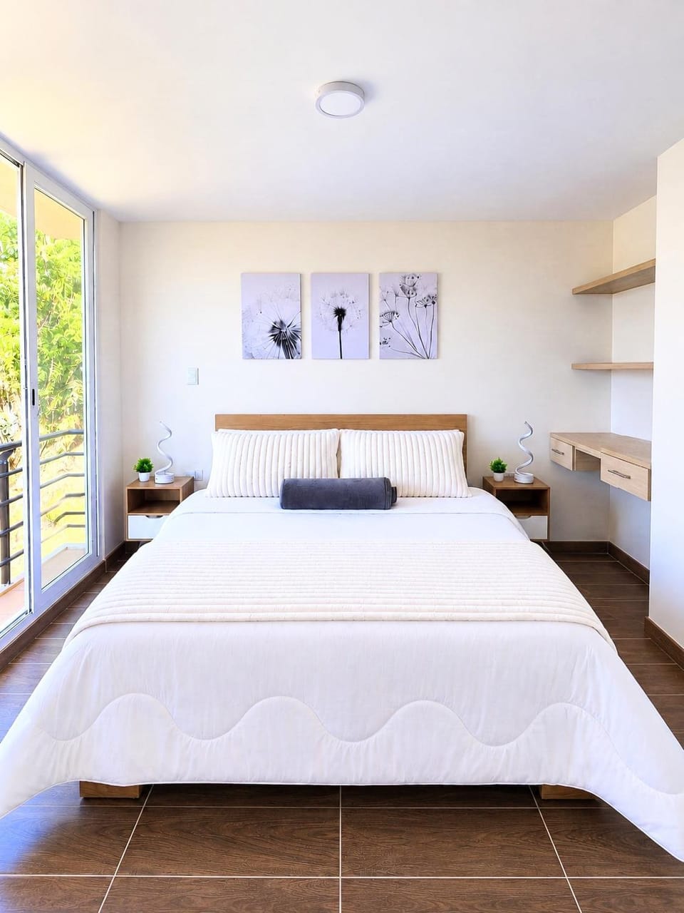 Bed, Photo of the whole room, Bedroom