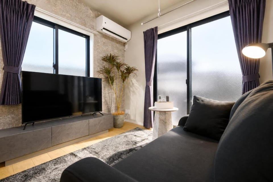 Communal lounge/ TV room, TV and multimedia, Living room, air conditioner
