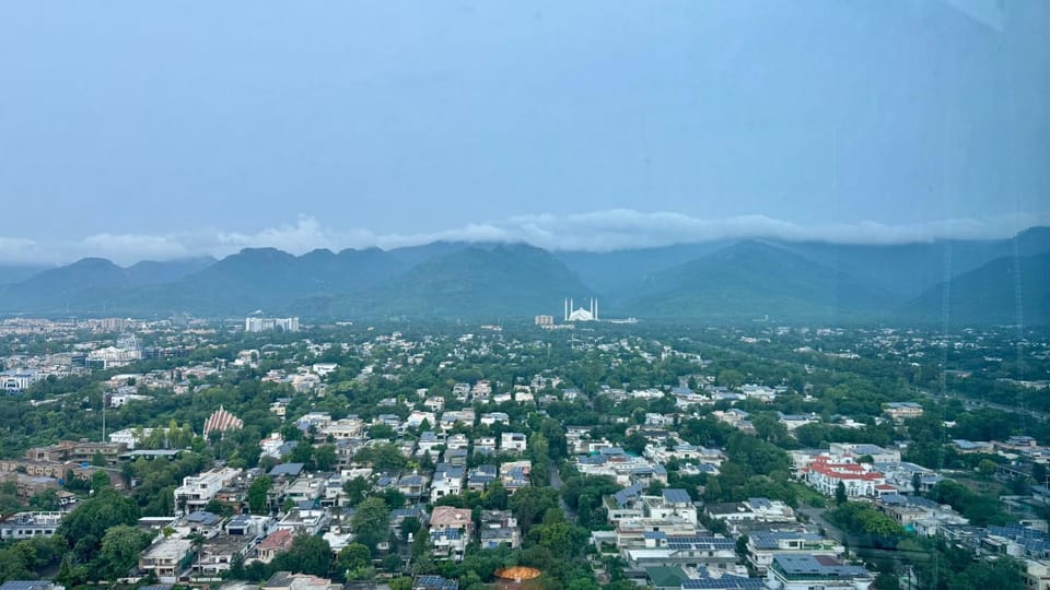 Luxury 3 Bedroom Apartment in Centaurus with Mountain & City Views Apartment in Islamabad Capital Territory