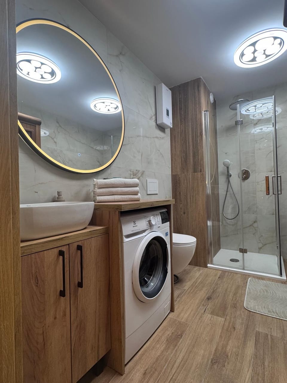 Shower, Toilet, Bathroom, Bath, towels, washing machine, dryer