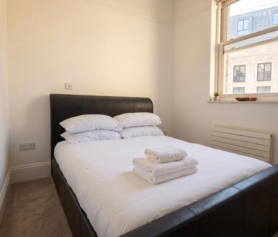 The Luxe Retreat- Luxury 3 Bed Apartment Apartment in Croydon