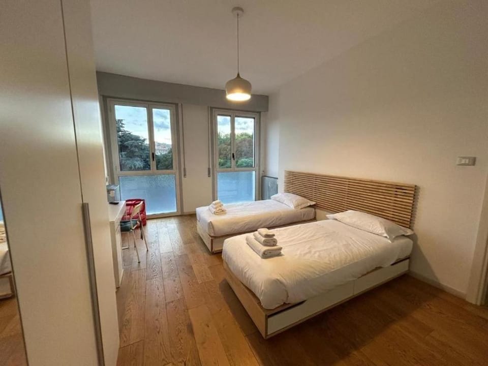 Spacious Apartment close to train station Apartment in Bologna
