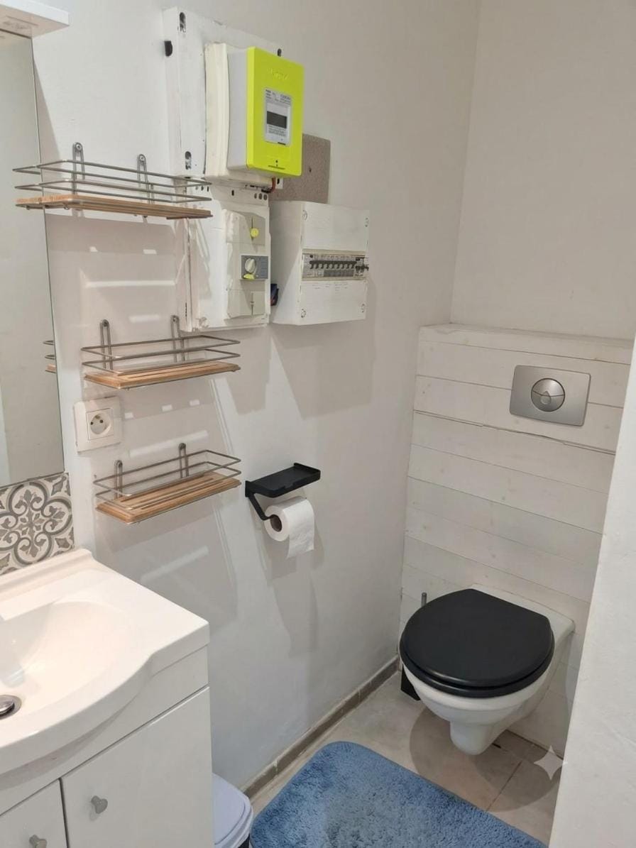 Paisible et agréable logement proche d'une forêt House in Roquebrune-sur-Argens