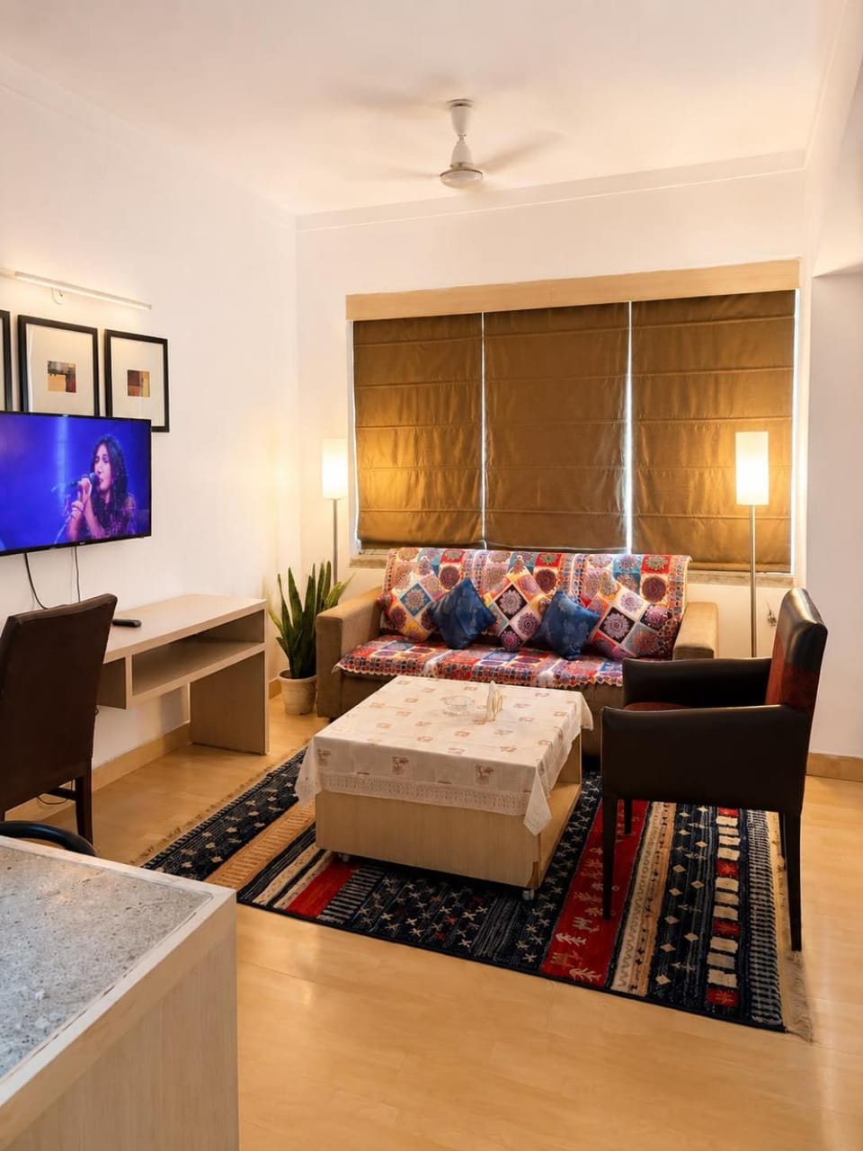Spacious Luxury Room with View studio flat Apartment in Uttar Pradesh