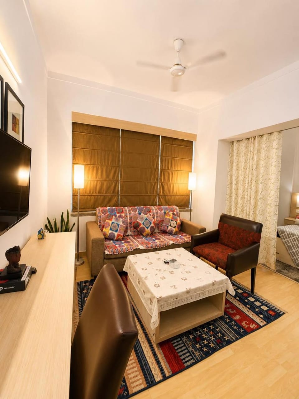 Spacious Luxury Room with View studio flat Apartment in Uttar Pradesh