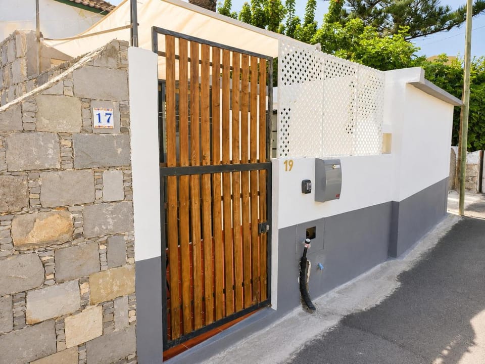 Golden Shell by Sam Houses House in Vila Baleira