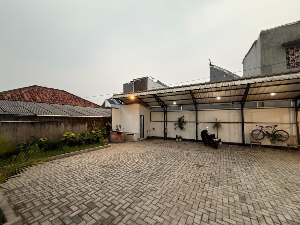 Diong Ave House in West Java