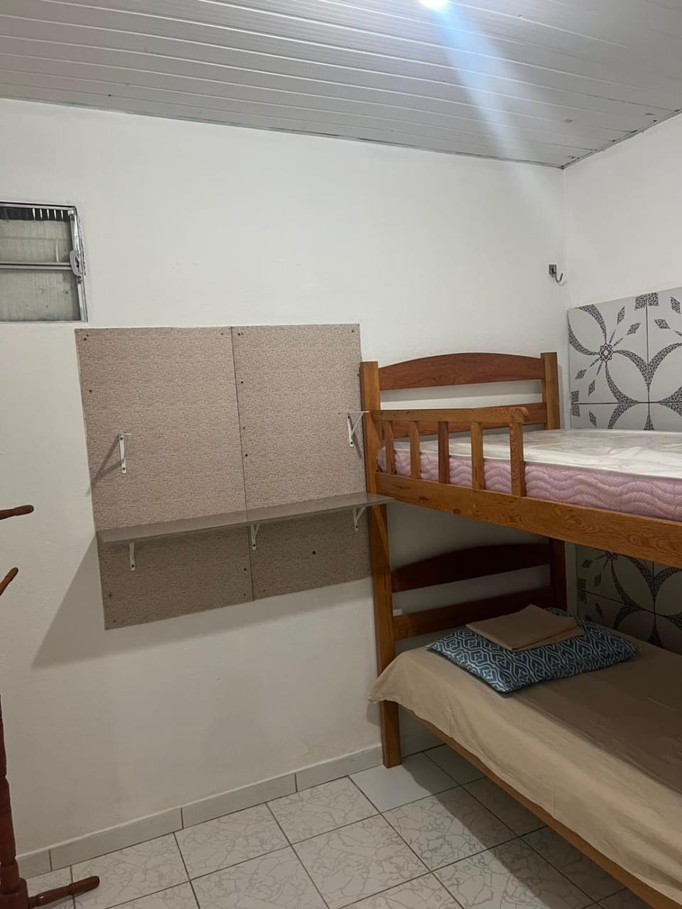 Bedroom, bunk bed