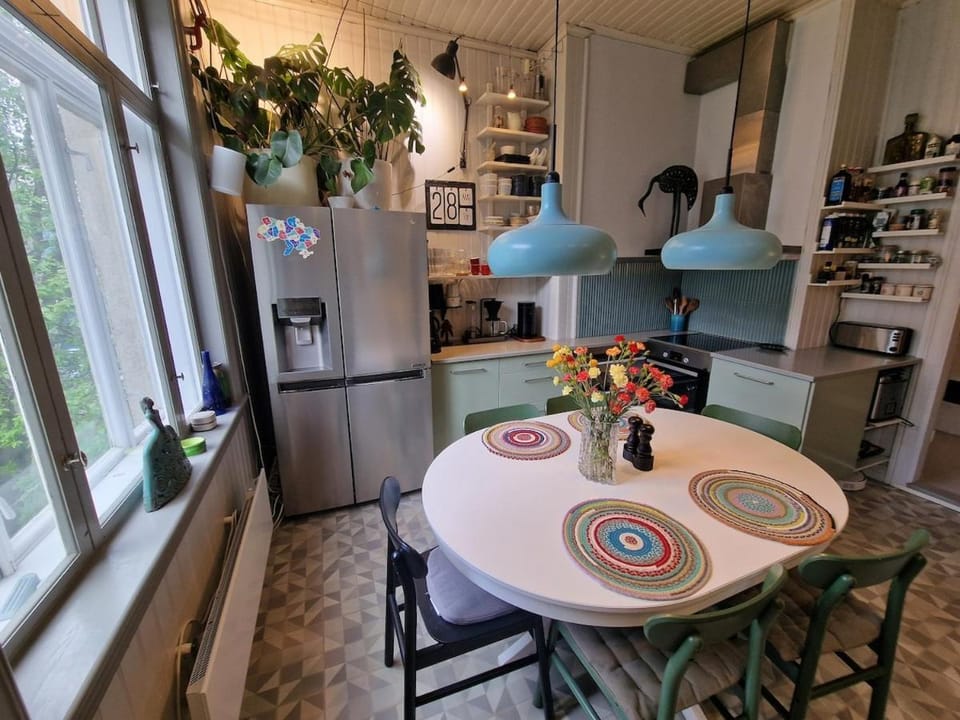 Spacious Art Nouveau Apartment with Free Parking Apartment in Trondheim