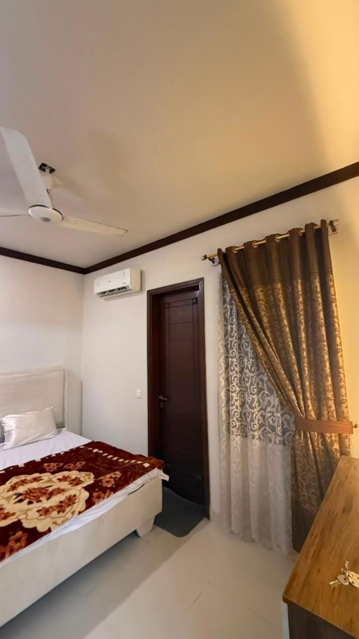 Rex Building ground Portion Apartment in Karachi