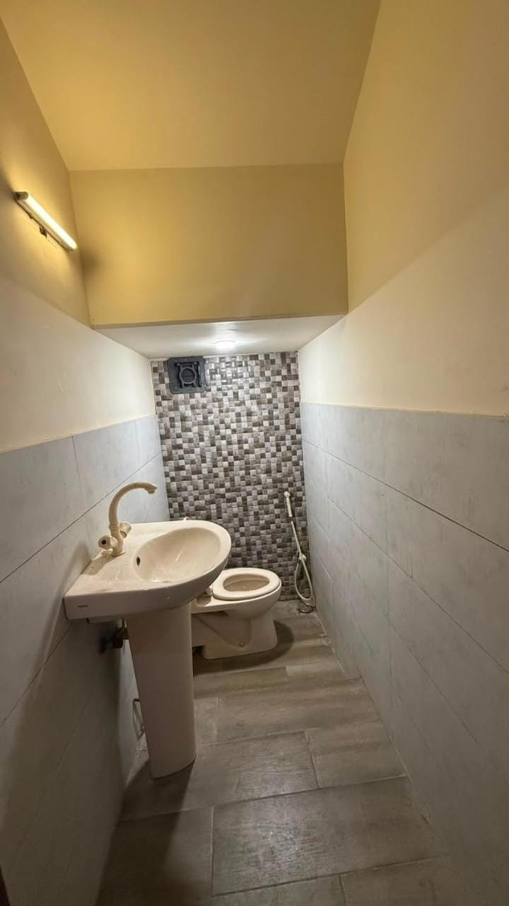 Rex Building ground Portion Apartment in Karachi