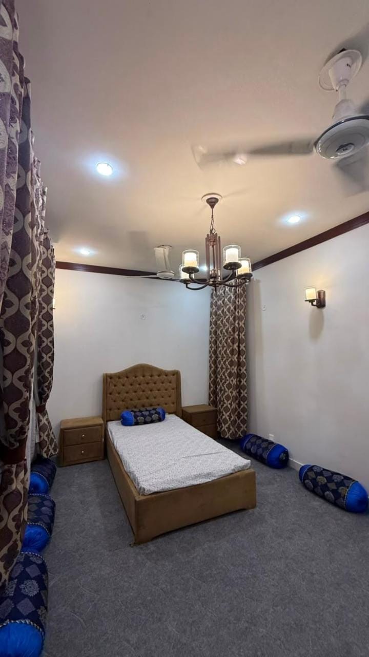 Rex Building ground Portion Apartment in Karachi