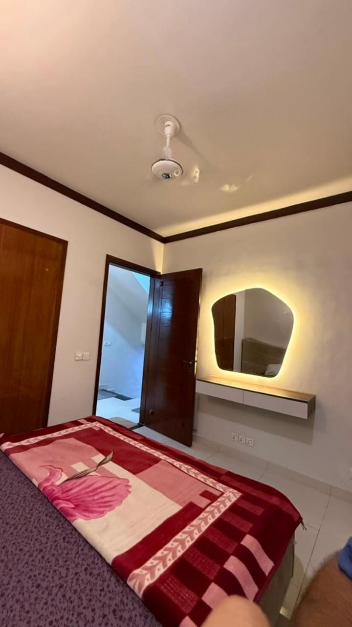 Rex Building 1st portion Portion Apartment in Karachi