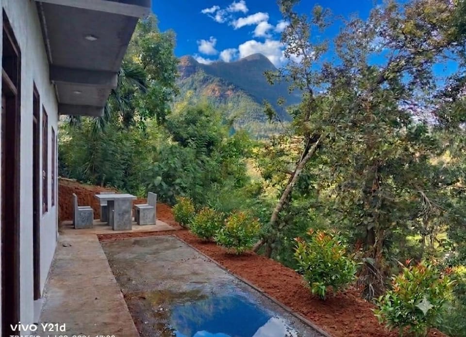 Lover's Mountain View Guest House Bed and Breakfast in Uva Province, Sri Lanka