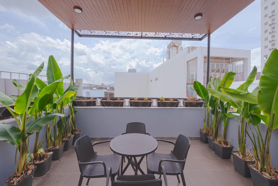 View (from property/room), Balcony/Terrace, Seating area