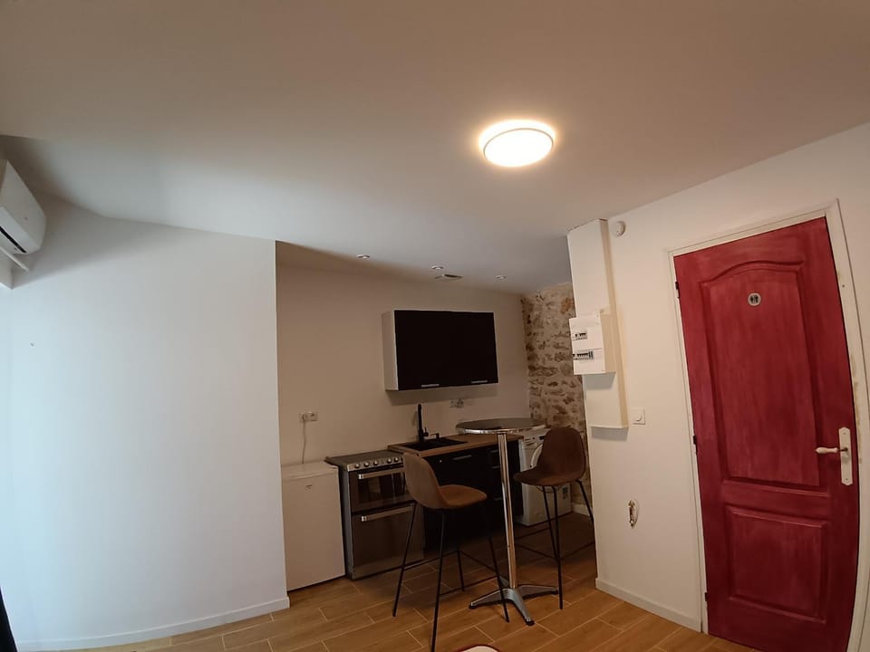 Maisonnette E climatisée avec borne de recharge parking proximité océan House in Nouvelle-Aquitaine