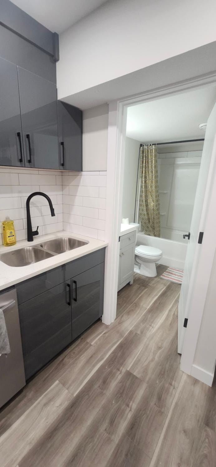 Cozy bright and spacious 1 bedroom licensed basement Apartment in Regina