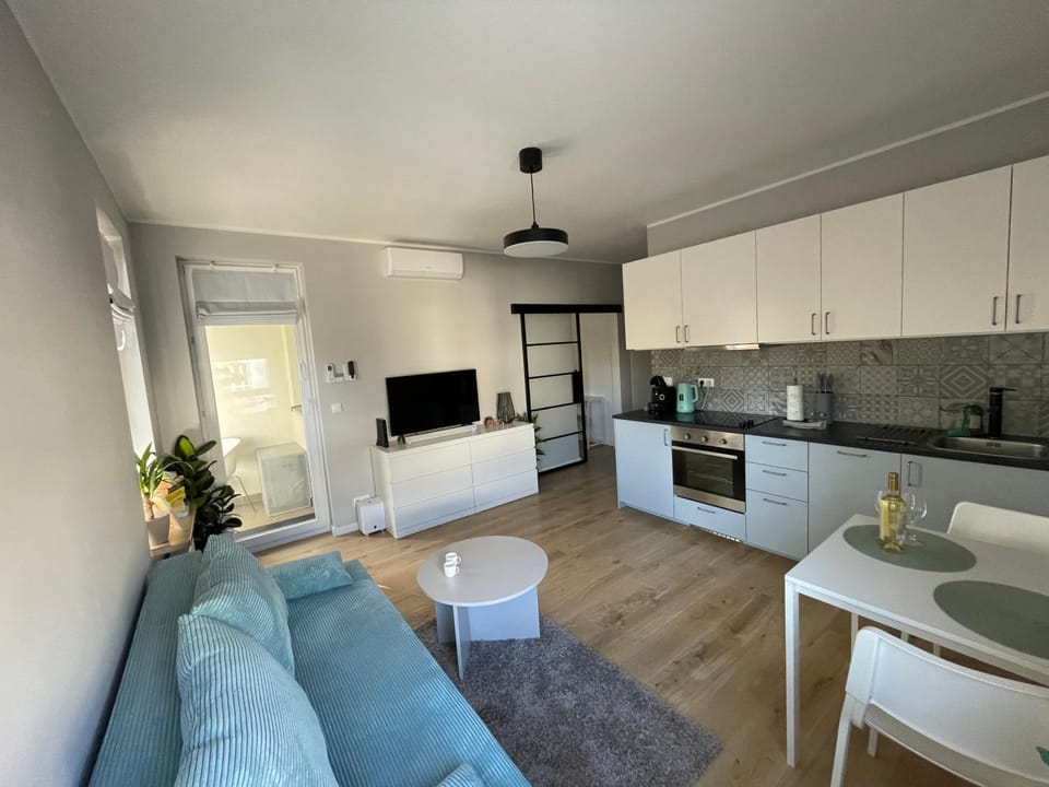 TV and multimedia, Kitchen or kitchenette, Living room