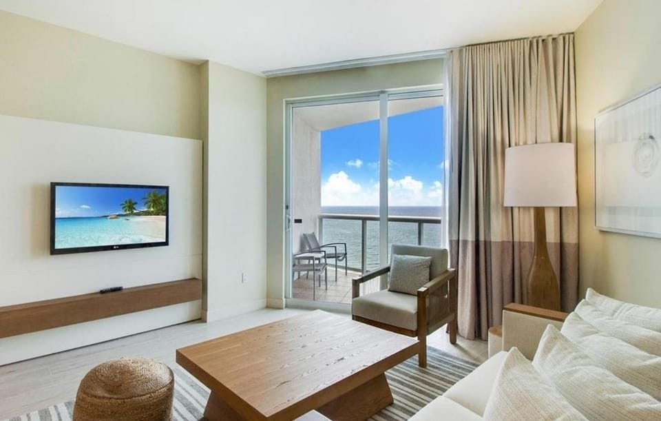 Oceanfront Penthouse with Panoramic Beach Views Apartment in Fort Lauderdale