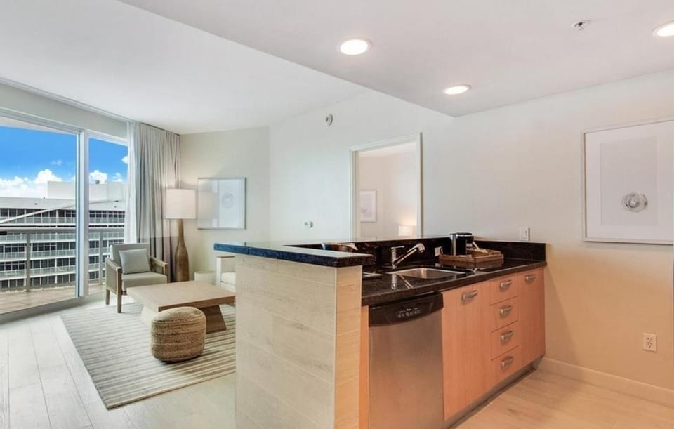 Oceanfront Penthouse with Panoramic Beach Views Apartment in Fort Lauderdale