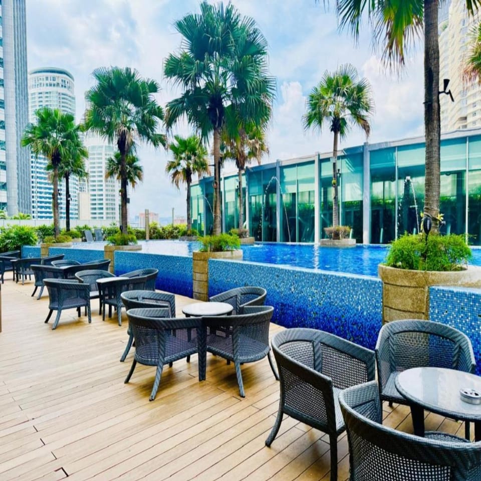 Property building, Day, Seating area, Swimming pool
