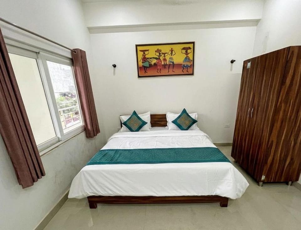 Neelkanth Lawn and Banquet - Rooms Bed and Breakfast in Lucknow