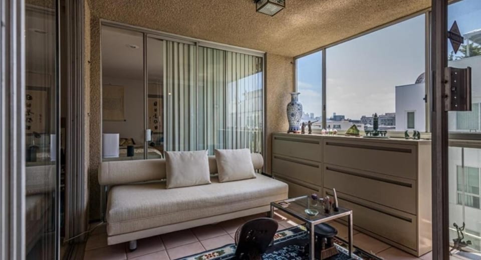 Sunset View Two Bedroom Retreat in Beverly Hills Apartment in West Hollywood