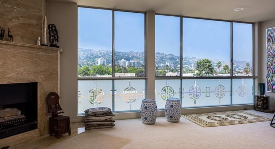 Sunset View Two Bedroom Retreat in Beverly Hills Apartment in West Hollywood