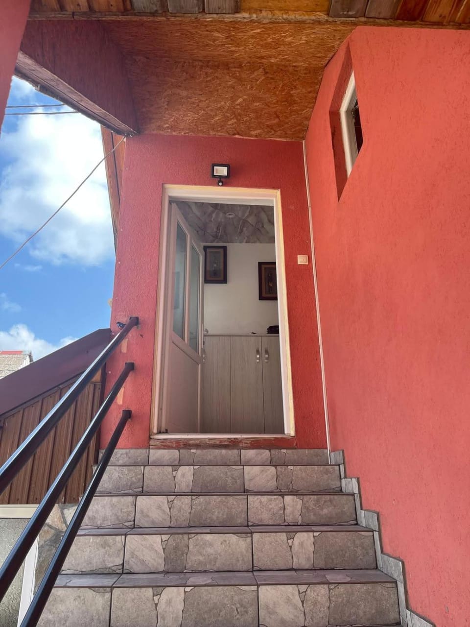 Facade/entrance