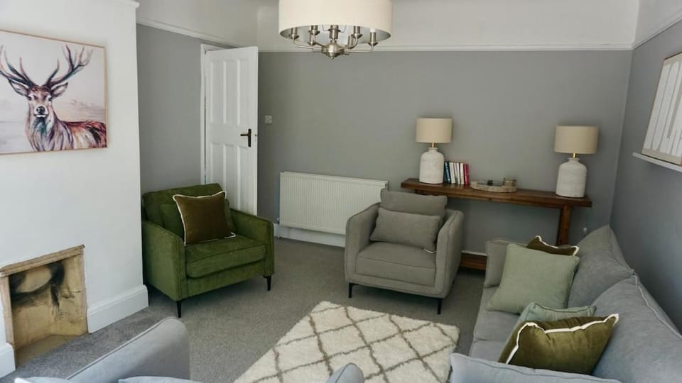 Stylish 3-Bed House Near Beach & Town Centre House in Bexhill
