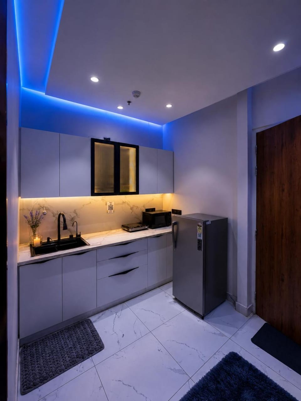 Myro stays Apartment in Noida
