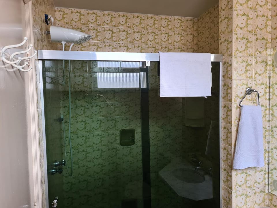 Ap 4 Quartos mais 1 pequeno Quarto 3 Banheiros Zona Sul de BH Até 12 Hóspedes Apartment in Belo Horizonte