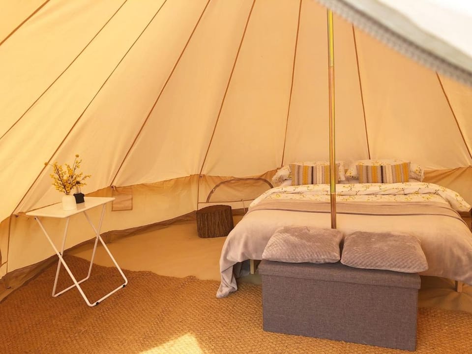Oxford Countryside Bell Tent at Valley Farm Luxury tent in West Oxfordshire District