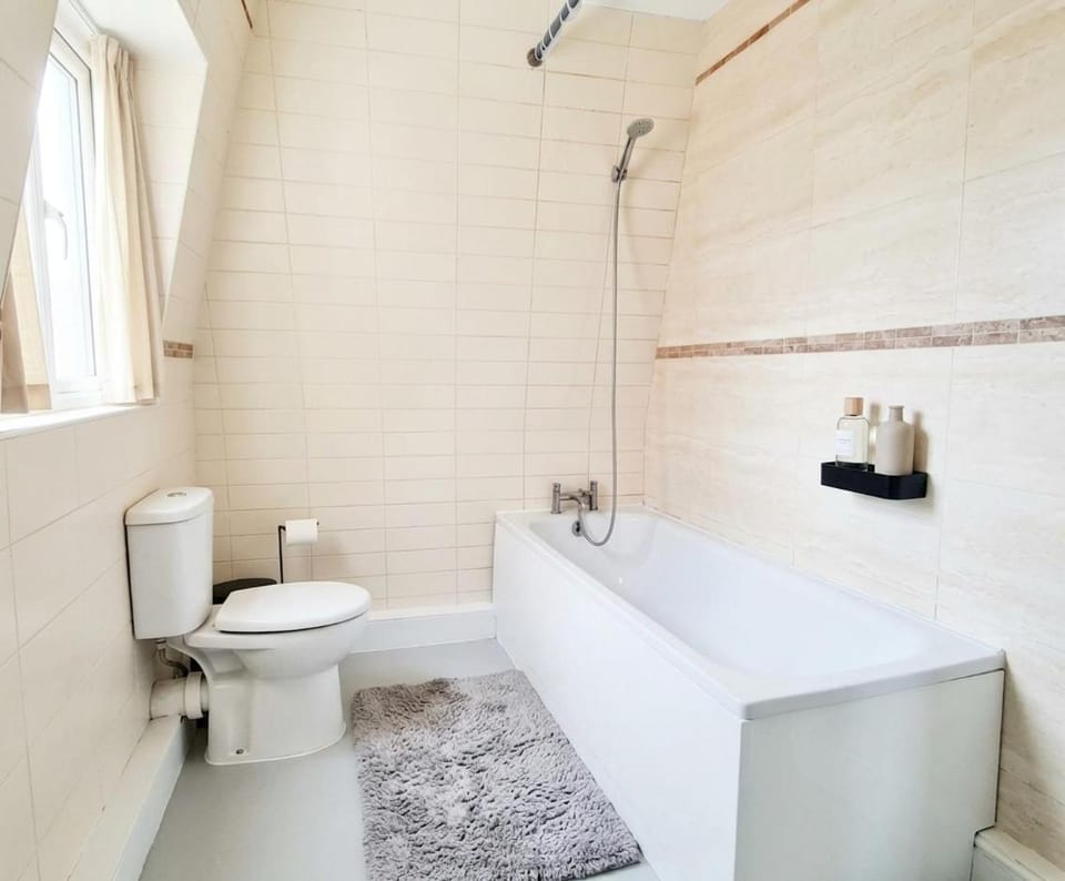 St Pancras King's Cross - 3BR Entire Flat Sleeps 12 - Early Luggage Drop Apartment in London Borough of Islington