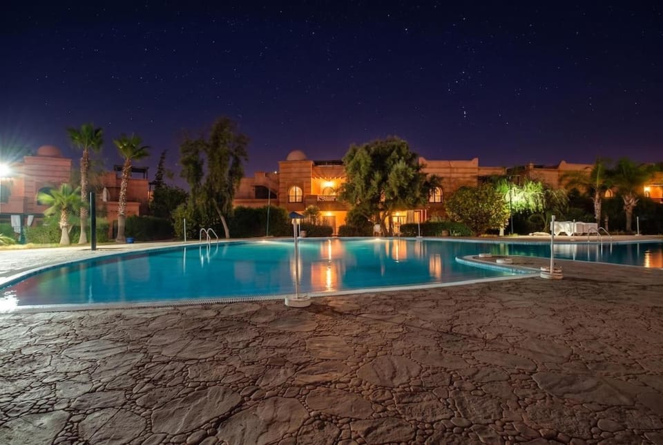 Night, Pool view, Swimming pool, Swimming pool, sunbed