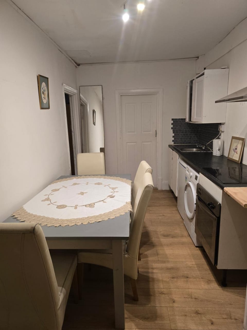 Basic flat near ferry port and beach Apartment in Dover