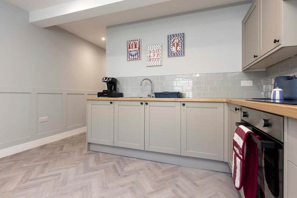 Luxury home at Central location with Free parking House in Merthyr Tydfil
