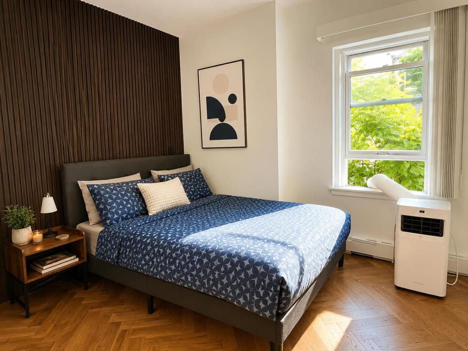 Bed, Photo of the whole room, Bedroom
