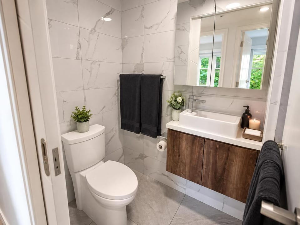 Shower, Toilet, Bathroom, towels