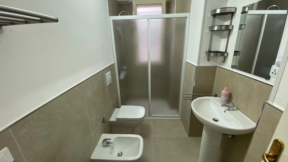 Shower, Toilet, Bathroom, bidet