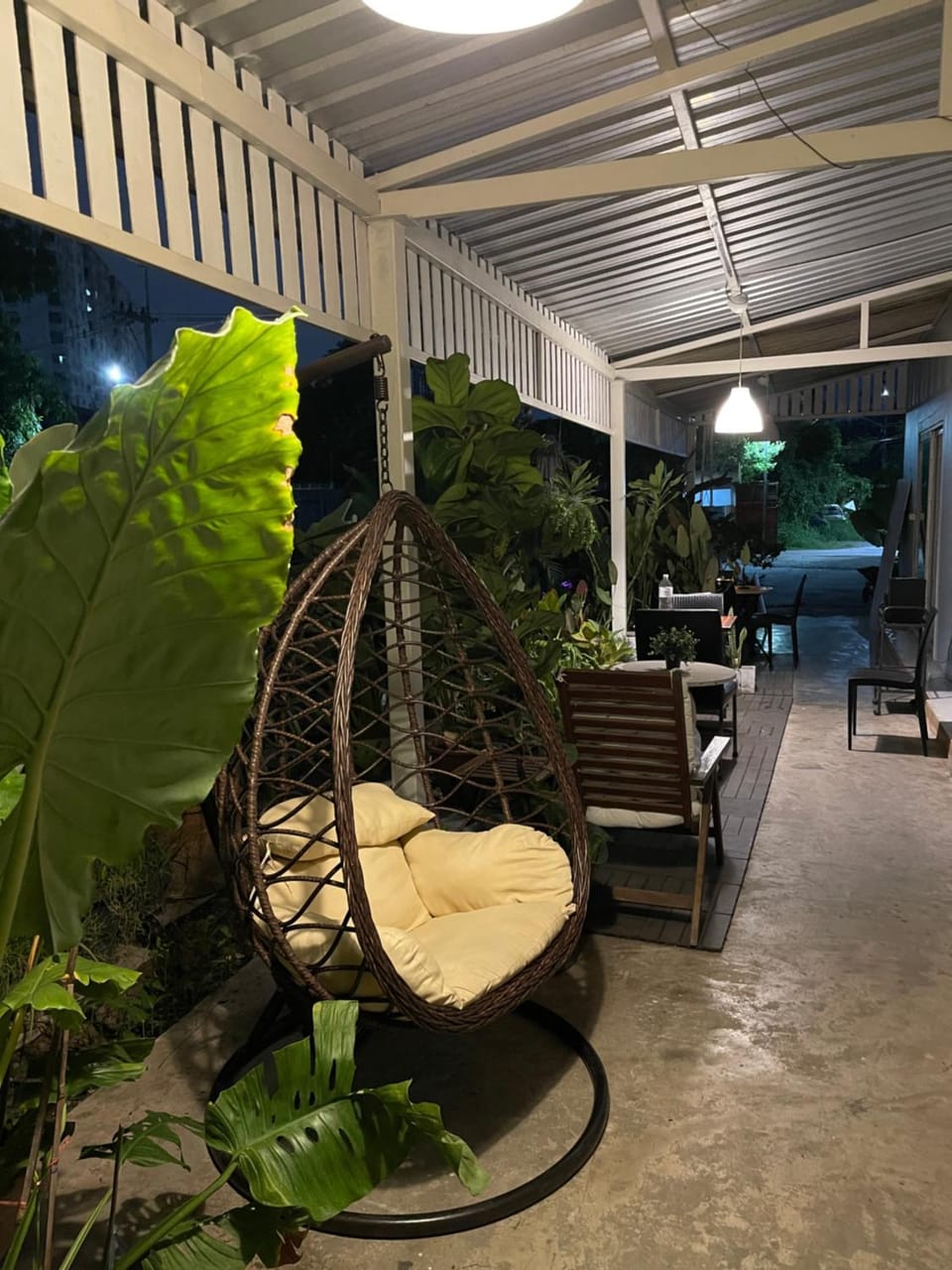 Hidden courtyard Bed and Breakfast in Thailand