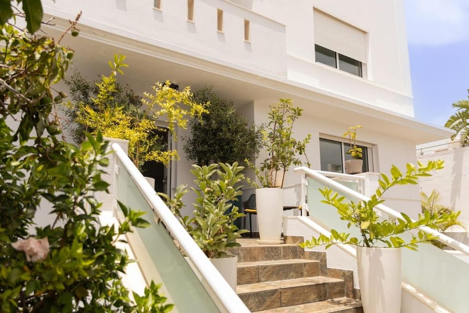 Property building, Day, Garden, View (from property/room), Balcony/Terrace, Garden view