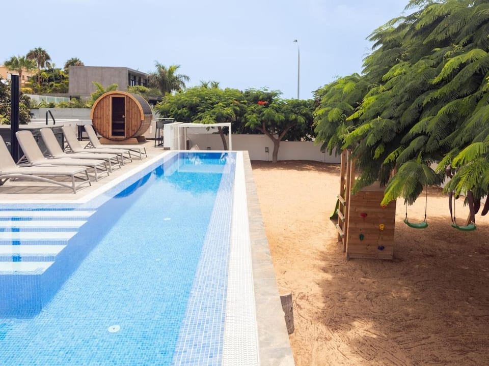 Day, Balcony/Terrace, Pool view, Swimming pool, Swimming pool, sunbed