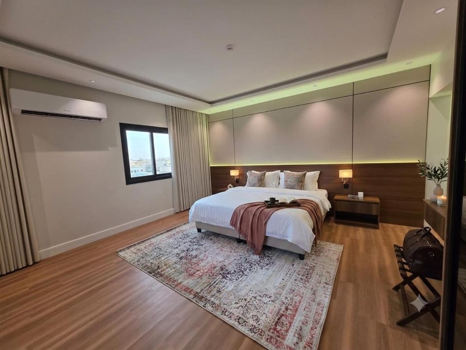 Bed, Photo of the whole room, Bedroom, air conditioner