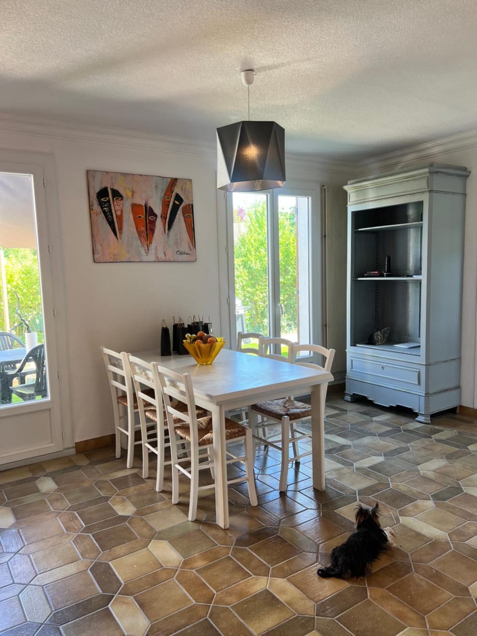 Dining area, pet friendly