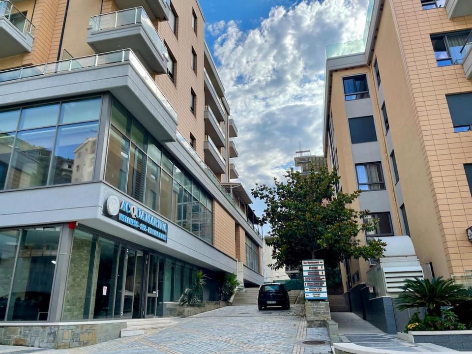 Coastal Apartment-Pool-SPA-Parking Apartment in Vlorë